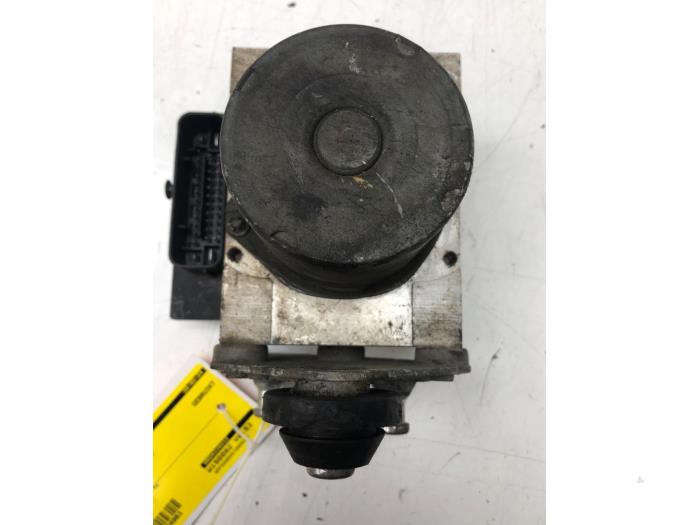 Usagé Bloc ABS Mercedes Vito (639.6) 2.2 110 CDI 16V Euro 5 Prix € 156,45 Règlement à la marge proposé par Wessel Parts & Service B.V.