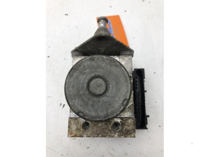 Usagé Pompe ABS Mercedes Sprinter 3,5t (906.63) 318 CDI 24V Prix € 103,95 Règlement à la marge proposé par Wessel Parts & Service B.V.