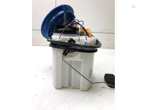 Used Electric fuel pump Volkswagen Taigo 1.0 TSI 110 12V Price on request offered by Autobedrijf G.H. Wessel B.V.