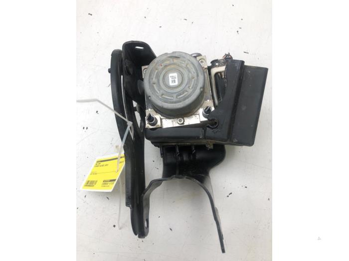 Używane Pompa ABS Citroen C-Elysee (DD) 1.2 PureTech 82 12V Cena € 103,95 Procedura marży oferowane przez Wessel Parts & Service B.V.