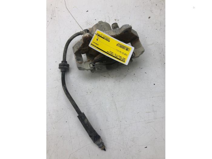 Gebrauchte Bremszange links vorne Opel Corsa E 1.4 16V Preis € 42,00 Margenregelung angeboten von Wessel Parts & Service B.V.