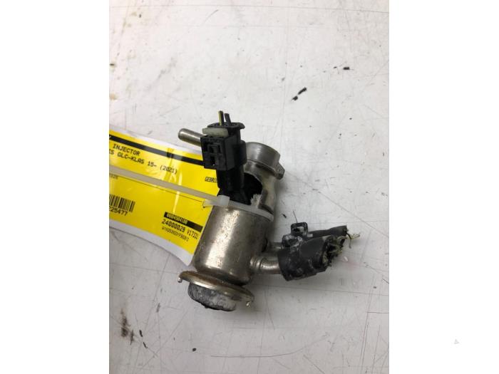 Usados Inyector Adblue Mercedes GLC (X253) 2.9 400 d 24V Precio € 156,45 Norma de margen ofrecido por Wessel Parts & Service B.V.