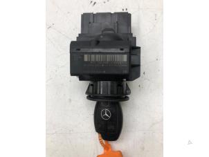 Gebrauchte Zündschloss + Schlüssel Mercedes Sprinter 3,5t (906.63) 313 CDI 16V Preis auf Anfrage angeboten von Autobedrijf G.H. Wessel B.V.