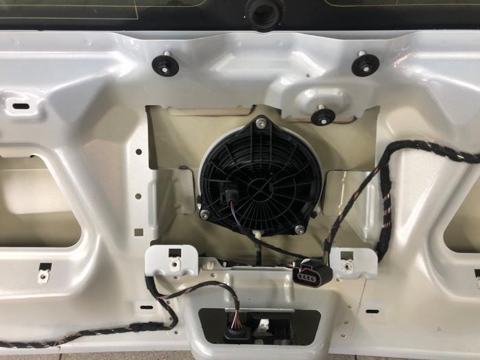 Portón trasero de un Volkswagen Golf VII (AUA) 1.0 TSI 12V 2018