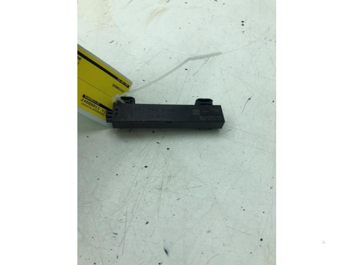 Używane Keyless Entry-Antena Cupra Leon (KLCB) 1.4 e-Hybrid 245, VZ 16V Cena € 26,25 Procedura marży oferowane przez Wessel Parts & Service B.V.