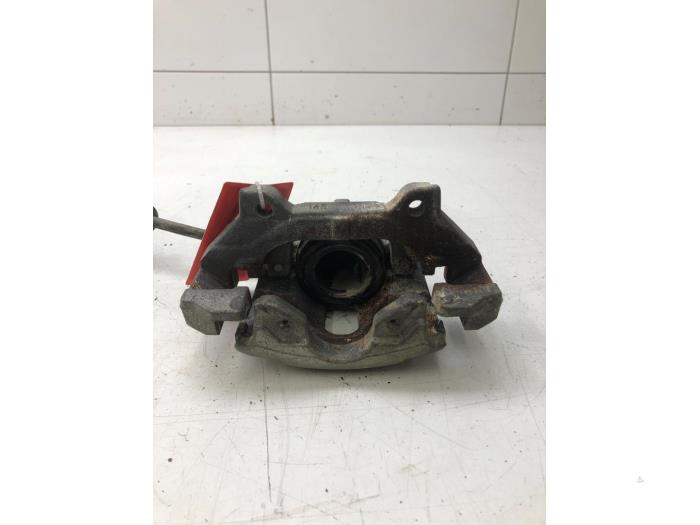 Gebrauchte Bremszange links vorne Opel Corsa E 1.4 16V Preis € 42,00 Margenregelung angeboten von Wessel Parts & Service B.V.