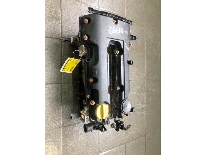 Begagnade Topplock Opel Corsa E 1.4 16V Pris € 576,45 Marginaltabell erbjuds av Wessel Parts & Service B.V.