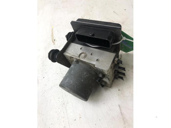 Begagnade ABS-pump Audi A4 Avant (B8) 2.0 TFSI 16V Quattro Pris € 183,75 Marginaltabell erbjuds av Wessel Parts & Service B.V.
