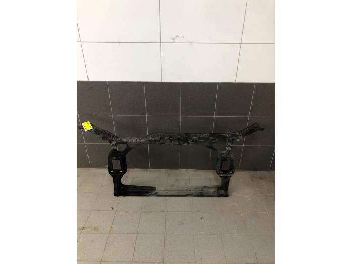 Używane Panel przedni Audi A4 Avant (B8) 2.0 TFSI 16V Quattro Cena € 156,45 Procedura marży oferowane przez Wessel Parts & Service B.V.