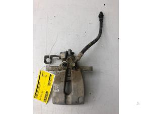 Used Rear brake calliper, left Kia Cee'd (JDB5) 1.4 CRDi 16V Price € 59,00 Margin scheme offered by Autobedrijf G.H. Wessel B.V.