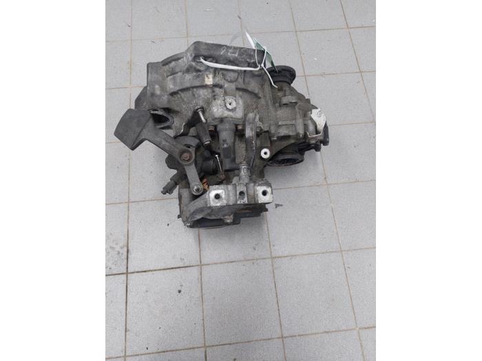 Gearbox from a Volkswagen Golf Plus (5M1/1KP) 1.9 TDI 90 2007