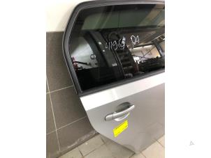 Używane Drzwi prawe tylne wersja 4-drzwiowa Volkswagen Up! (121) 1.0 12V 60 Cena € 449,00 Procedura marży oferowane przez Autobedrijf G.H. Wessel B.V.
