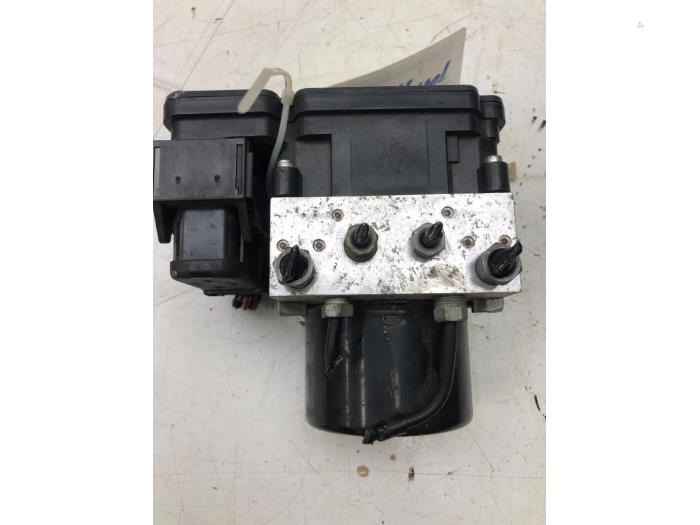 Begagnade ABS-pump Ford Kuga II (DM2) 2.0 TDCi 16V 163 4x4 Pris € 183,75 Marginaltabell erbjuds av Wessel Parts & Service B.V.