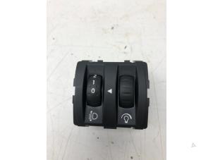 Used Light switch Renault Zoé (AG) R90 Price € 29,00 Margin scheme offered by Autobedrijf G.H. Wessel B.V.