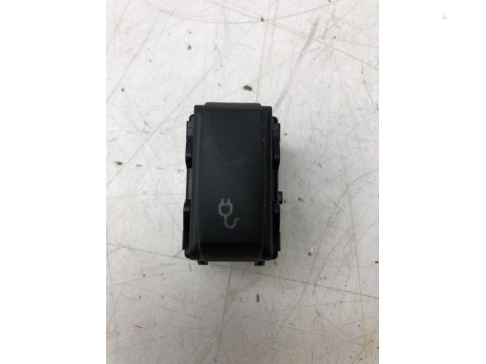Tank cap cover switch from a Renault Zoé (AG) R90 2020
