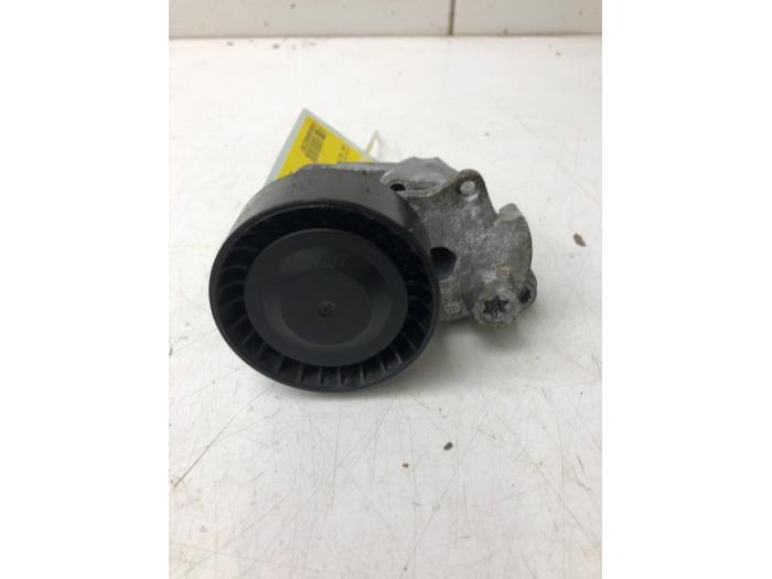 Usados Tensor correa múltiple Volkswagen T-Roc I 1.5 TSI Evo BMT 16V Precio € 36,75 Norma de margen ofrecido por Wessel Parts & Service B.V.