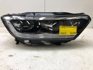 Used Headlight, right Volkswagen T-Roc 1.5 TSI Evo BMT 16V Price on request offered by Autobedrijf G.H. Wessel B.V.