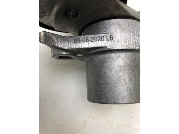 Usados Rodillo tensor correa múltiple Volkswagen Up! (121) 1.0 12V 60 Precio € 30,45 Norma de margen ofrecido por Wessel Parts & Service B.V.