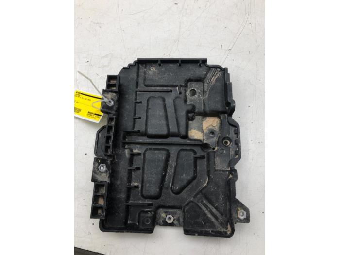 Caja de batería de un Kia Ceed (CDB5/CDBB) 1.0i T-GDi 12V 2019