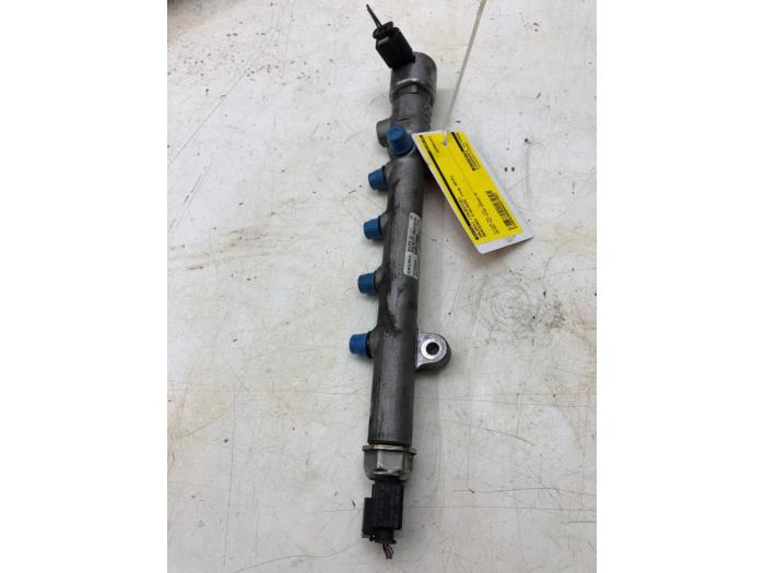 Usagé Système d'injection Mercedes C Estate (S205) C-220 CDI BlueTEC, C-220 d 2.2 16V Prix € 61,95 Règlement à la marge proposé par Wessel Parts & Service B.V.