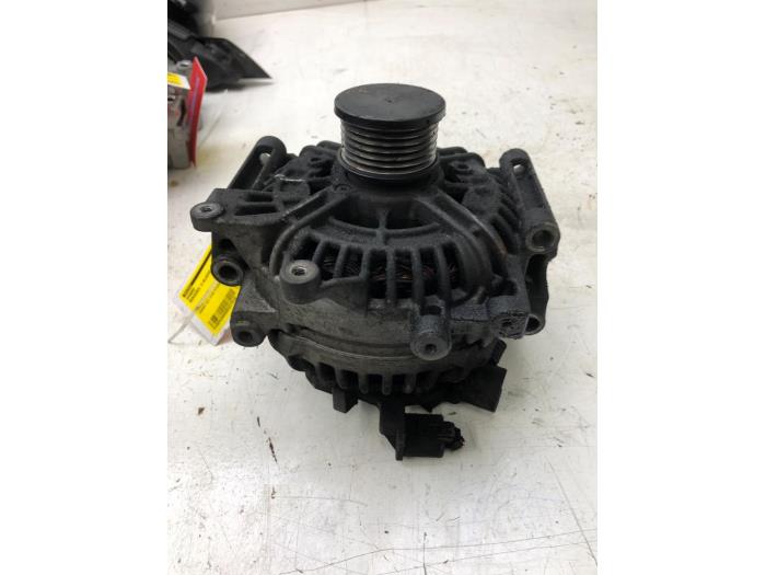 Begagnade Dynamo Mercedes C (W203) 2.2 C-220 CDI 16V Pris € 93,45 Marginaltabell erbjuds av Wessel Parts & Service B.V.