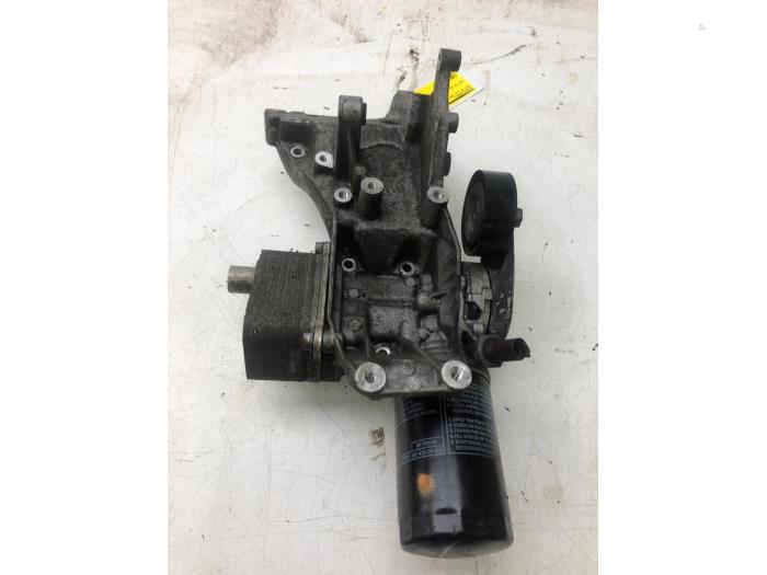 Begagnade Oljefilterhus Audi A4 Avant (B8) 2.0 TFSI 16V Quattro Pris € 61,95 Marginaltabell erbjuds av Wessel Parts & Service B.V.