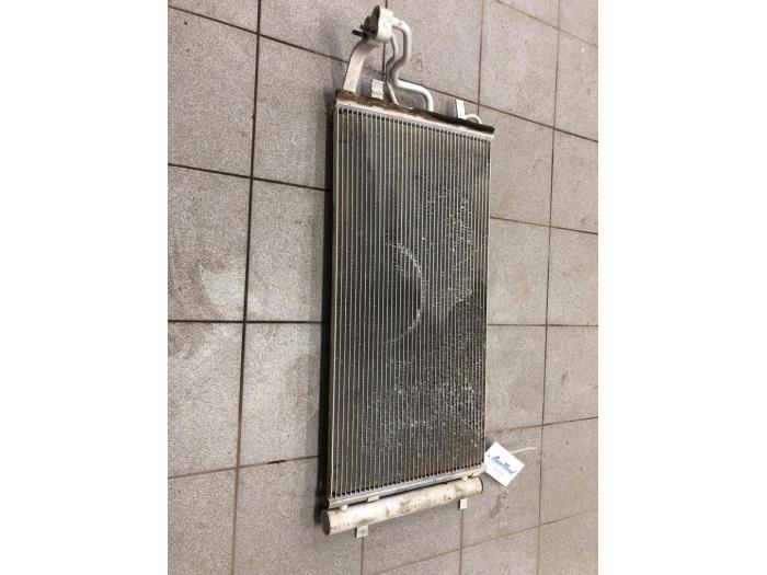 Air conditioning radiator from a Kia Ceed (CDB5/CDBB) 1.0i T-GDi 12V 2019