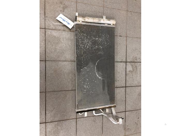 Air conditioning radiator from a Kia Ceed (CDB5/CDBB) 1.0i T-GDi 12V 2019