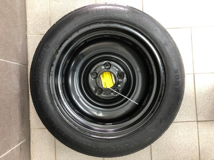 Space-saver spare wheel from a Kia Ceed (CDB5/CDBB) 1.4i 16V 2019