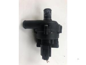 Used Water pump Mercedes Vito (447.6) 2.0 114 CDI 16V Price € 35,00 Margin scheme offered by Autobedrijf G.H. Wessel B.V.