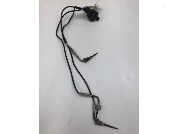Usagé Sensor température d’échappement Mercedes Vito (447.6) 2.0 114 CDI 16V Prix € 72,45 Règlement à la marge proposé par Wessel Parts & Service B.V.