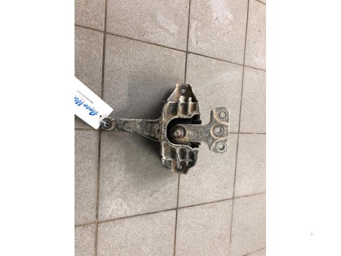 Used Engine mount Kia Ceed (CDB5/CDBB) 1.4i 16V Price € 51,45 Margin scheme offered by Wessel Parts & Service B.V.