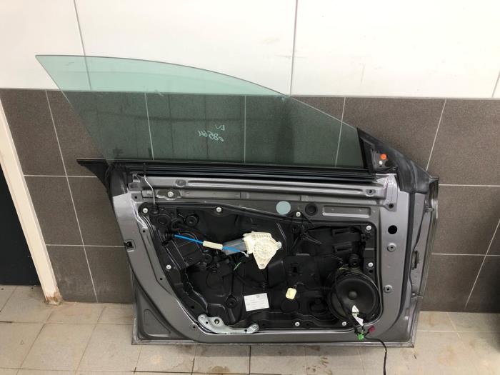 Puerta de 4 puertas izquierda delante de un Mercedes-Benz CLA Shooting Brake (117.9) 1.5 CLA-180 d 16V 2015