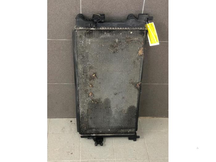 Usagé Radiateur Audi A3 Sportback (8VA/8VF) 1.6 TDI Ultra 16V Prix € 51,45 Règlement à la marge proposé par Wessel Parts & Service B.V.