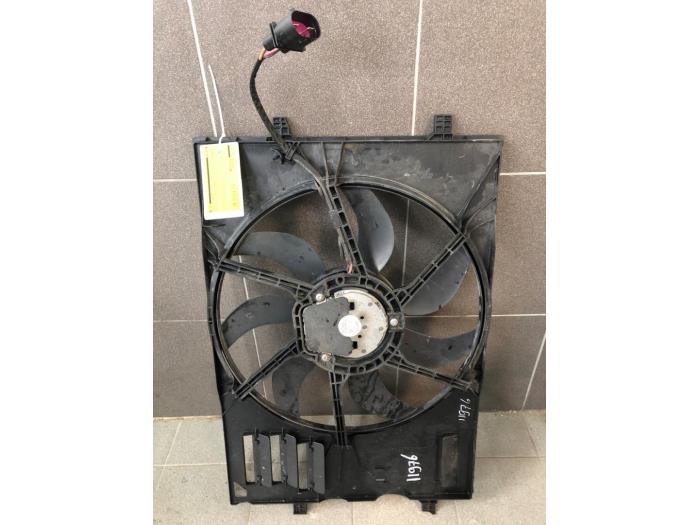 Gebrauchte Kühlrippe Motor Audi A3 Sportback (8VA/8VF) 1.6 TDI Ultra 16V Preis € 156,45 Margenregelung angeboten von Wessel Parts & Service B.V.