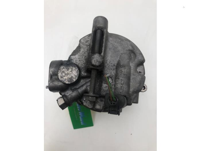 Pompe clim d'un Audi A3 Sportback (8VA/8VF) 1.6 TDI Ultra 16V 2015