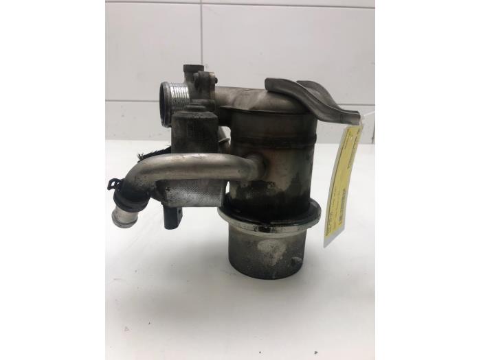 Usagé Refroidisseur RGE Audi A3 Sportback (8VA/8VF) 1.6 TDI Ultra 16V Prix € 82,95 Règlement à la marge proposé par Wessel Parts & Service B.V.