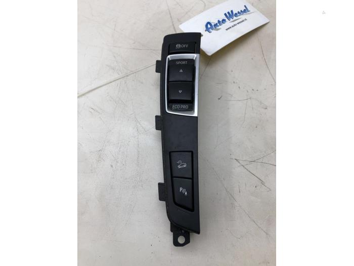 Switch (miscellaneous) from a BMW X3 (F25) xDrive20d 16V 2015