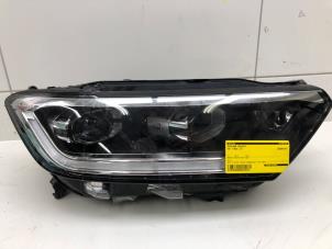 Used Headlight, right Volkswagen T-Roc Price on request offered by Autobedrijf G.H. Wessel B.V.