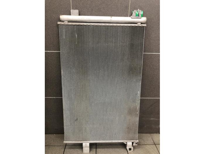 Radiateur clim d'un Volkswagen Transporter T6 2.0 TDI 2020