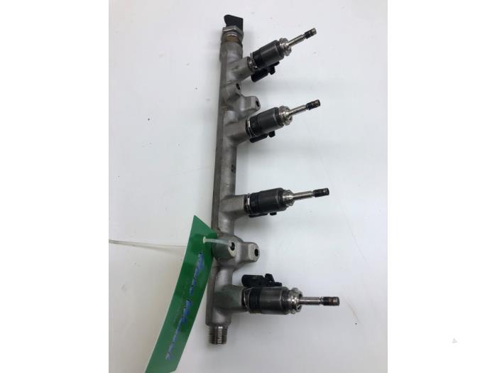 Usagé Système d'injection Audi A3 Sportback (8VA/8VF) 1.5 TFSI 16V Prix € 156,45 Règlement à la marge proposé par Wessel Parts & Service B.V.