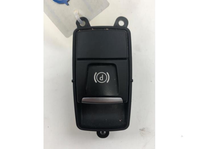 Gebrauchte Handbremse Schalter BMW X2 (F39) sDrive 18i 1.5 12V TwinPower Turbo Preis € 51,45 Margenregelung angeboten von Wessel Parts & Service B.V.