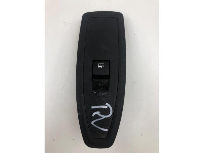 Usados Interruptor de ventanilla eléctrica BMW X2 (F39) sDrive 18i 1.5 12V TwinPower Turbo Precio € 40,95 Norma de margen ofrecido por Wessel Parts & Service B.V.
