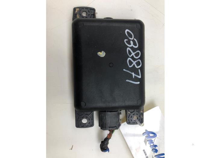Begagnade Radarsensor Kia Ceed (CDB5/CDBB) 1.6 CRDi 16V 136 Pris € 261,45 Marginaltabell erbjuds av Wessel Parts & Service B.V.