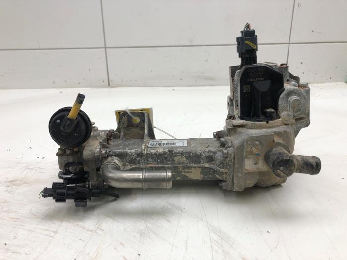 Usagé Refroidisseur RGE Kia Cee'd (JDB5) 1.4 CRDi 16V Prix € 103,95 Règlement à la marge proposé par Wessel Parts & Service B.V.