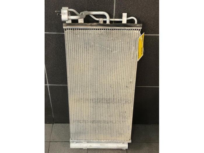 Usagé Radiateur clim Kia Ceed (CDB5/CDBB) 1.6 CRDi 16V 115 Prix € 156,45 Règlement à la marge proposé par Wessel Parts & Service B.V.