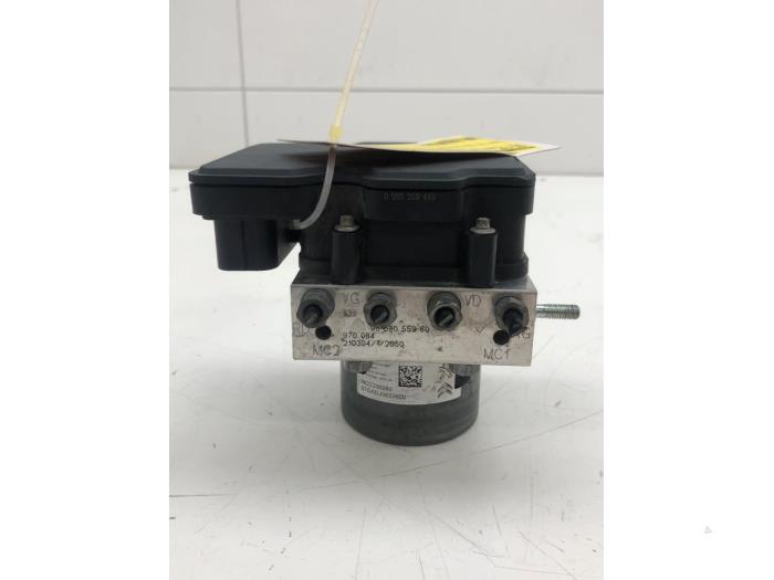 ABS Pumpe van een Opel Vivaro 2.0 CDTI 122 2021