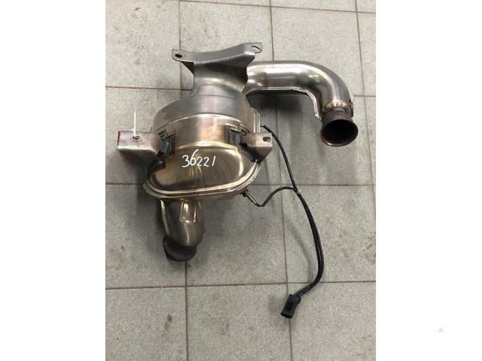 Usagé Catalyseur Opel Vivaro 2.0 CDTI 122 Prix € 313,95 Règlement à la marge proposé par Wessel Parts & Service B.V.