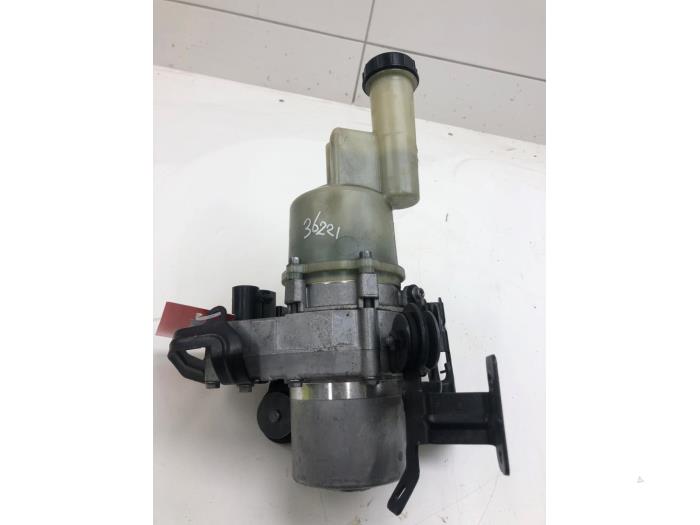 Begagnade Servostyrningspump Opel Vivaro 2.0 CDTI 122 Pris € 628,95 Marginaltabell erbjuds av Wessel Parts & Service B.V.