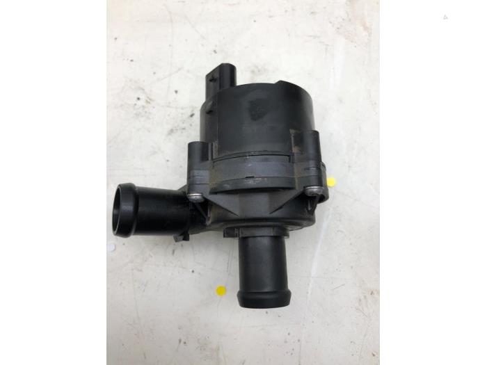 Usagé Pompe à eau Volkswagen Polo V (6R) 1.2 TSI 16V BlueMotion Technology Prix € 40,95 Règlement à la marge proposé par Wessel Parts & Service B.V.